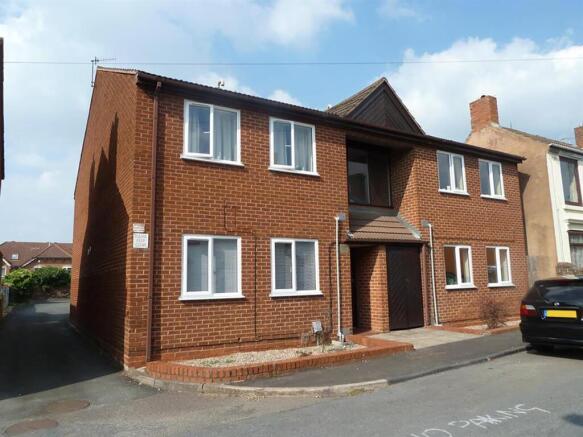 Stewkins Court Wordsley 1.jpg