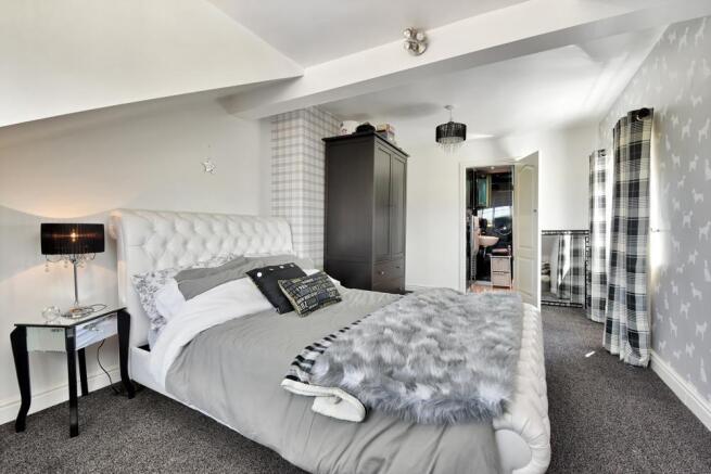 BEDROOM 4