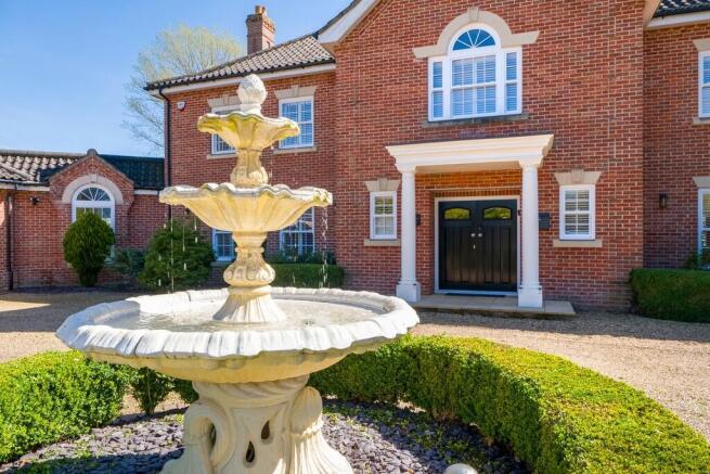 1440px_Oakwood Ma...