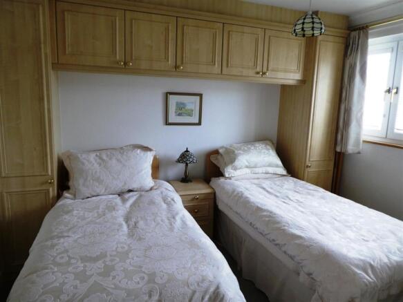 bed2pic1.JPG