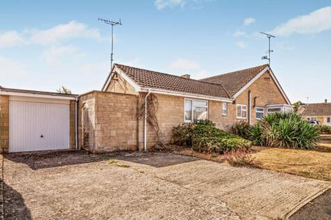 Bettertons Close, Fairford, Gloucestershire, GL7