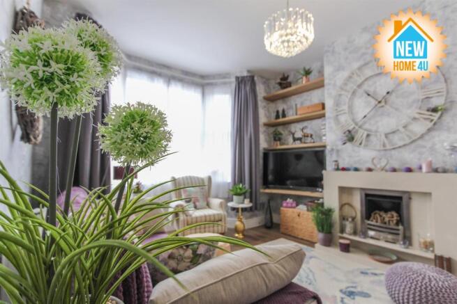 LOUNGE: