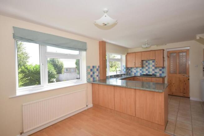 KITCHEN 1.JPG