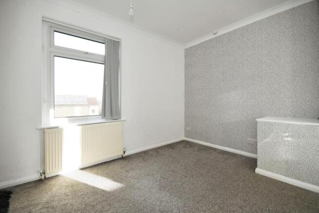 BEDROOM 1 02.jpg