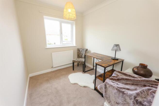 3 bed Semi-Detached for sale Image 12