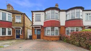16, Ridge Crest, Enfield EN2 8JX