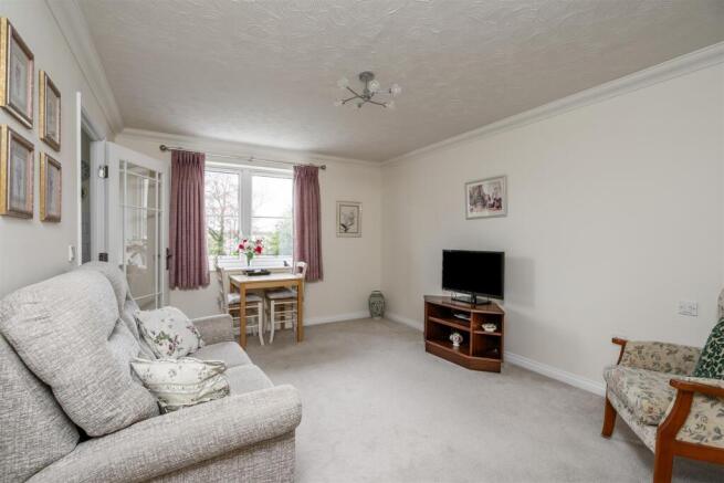 Apartment 16 Eleanor Lodge_1.jpg