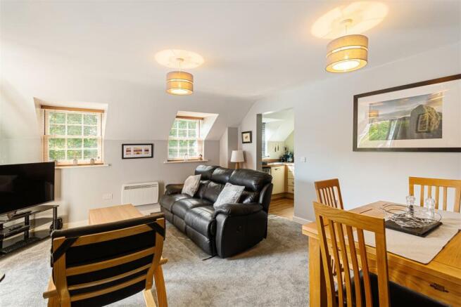 OPEN PLAN LIVING AREA