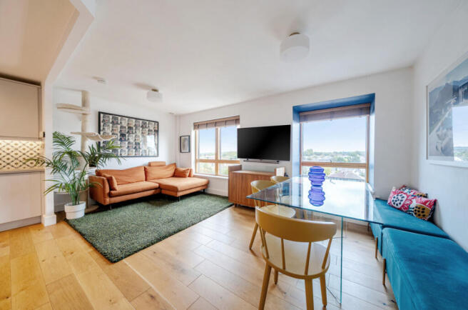 1369744-2-68f0e82...