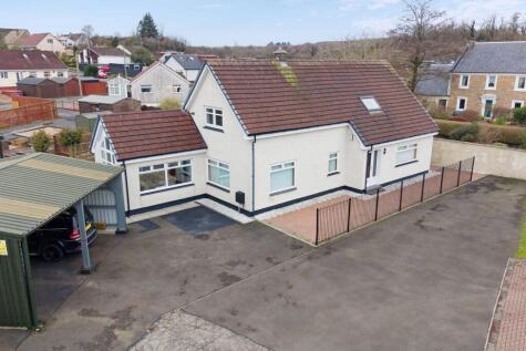 40b Drakemyre, Dalry, KA24 5JE