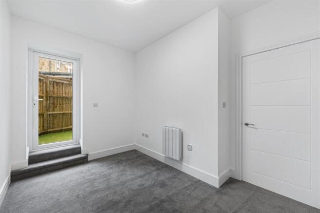 2 Berrymead Gardens-10.jpg