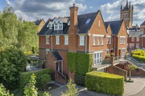 19, Pinel Close, Virginia Water GU25 4SP