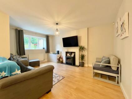 Walnut Close, Hough, CW2