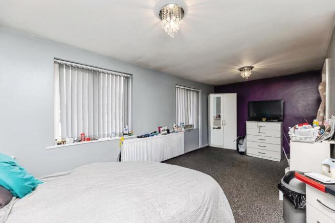 4 bed Semi-Detached for sale Image 10