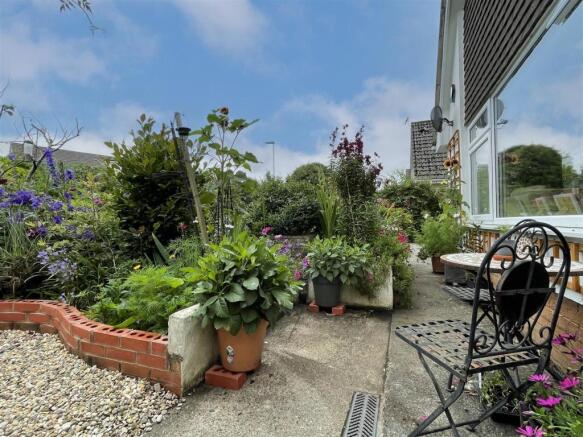 Front Garden .jpg