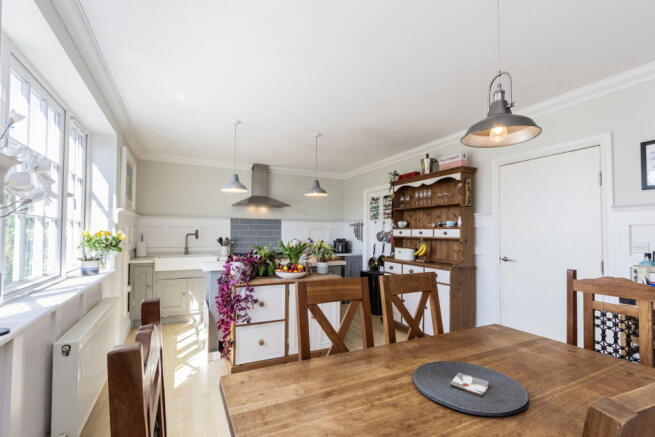 Highgate Mews, Hawkhurst photo 4