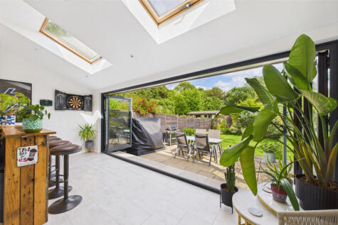 Chambersbury Lane, Hemel Hempstead, HP3