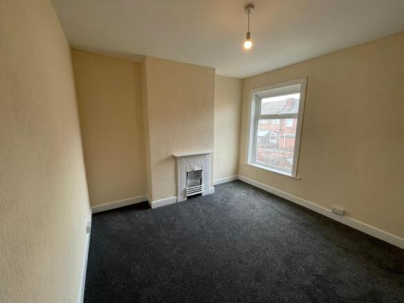 3 bed Terraced to rent Image 6