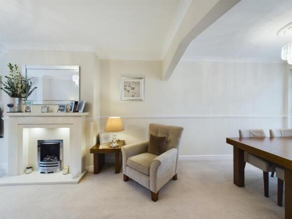 3 bed Semi-Detached for sale Image 9