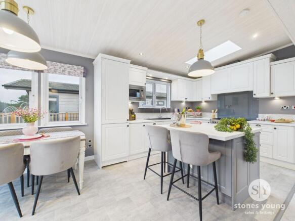 Kitchen / Living Area