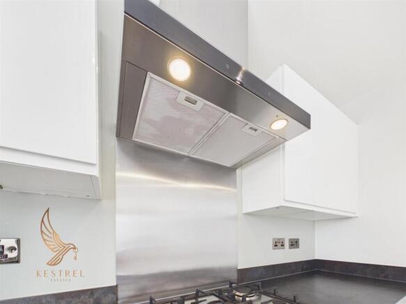 4 bed Detached for sale Image 11