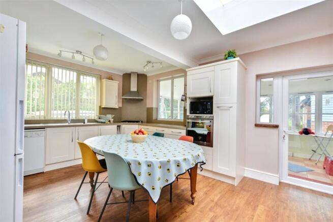 Kitchen_1.jpeg