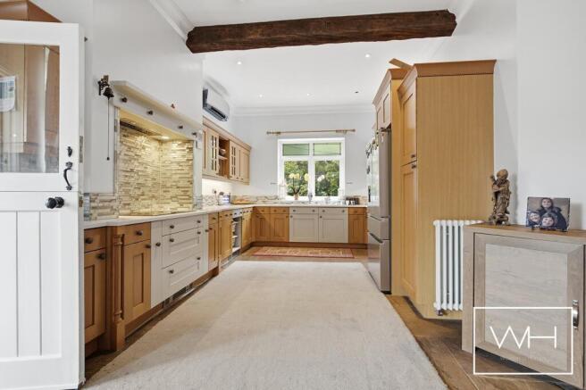 4 bed Detached for sale Image 4