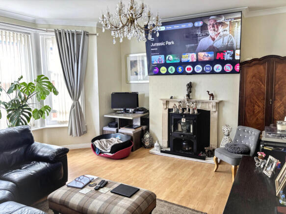 2 bed Flat for sale Image 5