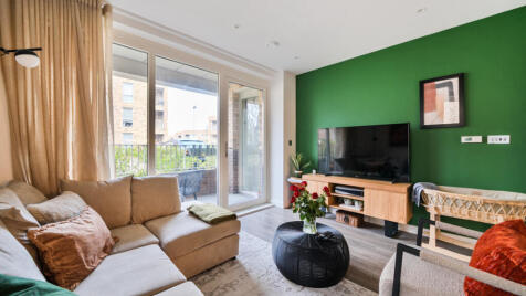 37 Cornforth Lane, Mill Hill, NW7 1UG