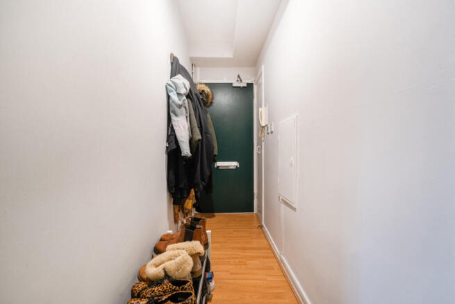 1401228-3-697766b...