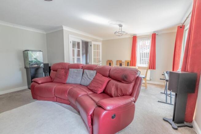 Lounge/Dining Room