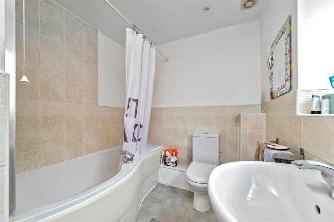 21ErringtonClose-16.jpg