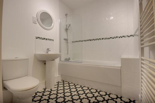 2 bed Apartment for sale Image 6