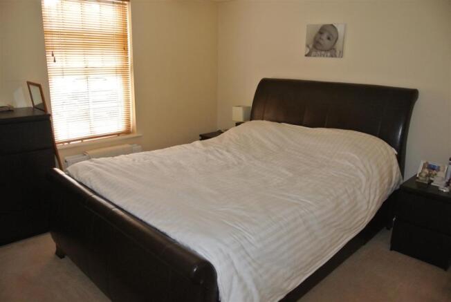 35Bromhurst-Bed1.JPG