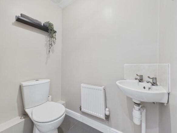 3 bed Town House for sale Image 8