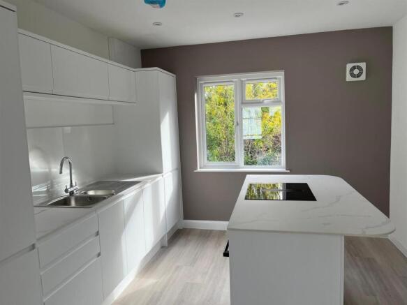 kitchen 2.jpg