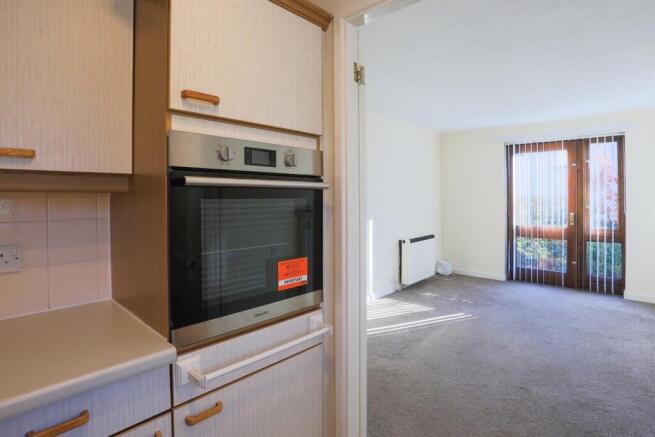 1 bed Retirement Property to rent Image 4