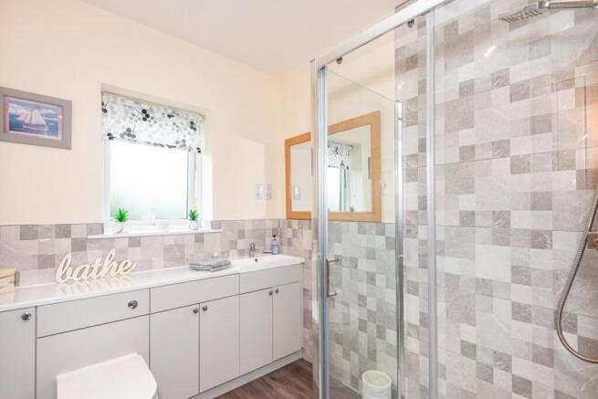 Master En-Suite