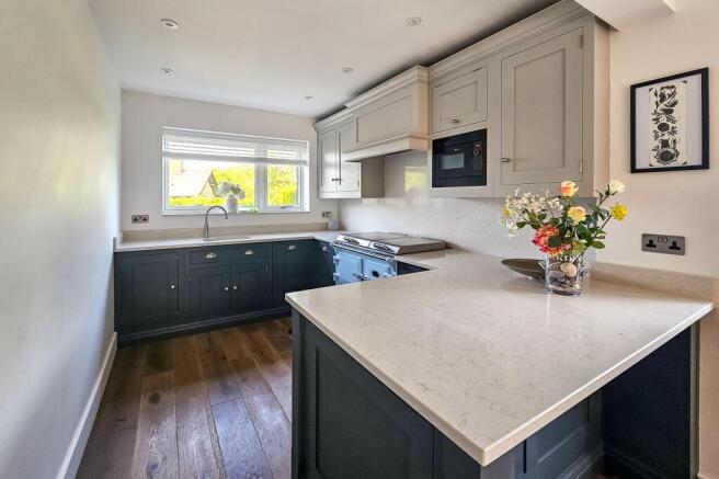 3 bed House for sale Image 10