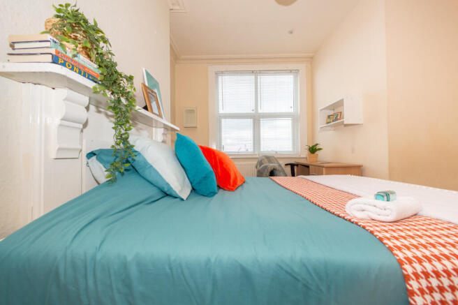 8 bed Terraced to rent Image 8