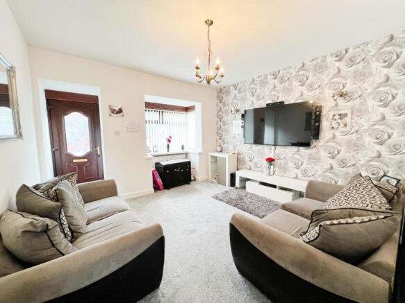 Lounge pic 1.jpg