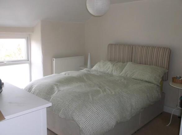 Bedroom 1 (FRONT)