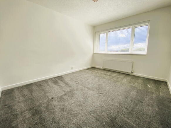 4 bed Semi-Detached for sale Image 10