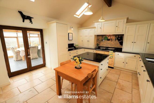 Kitchen/ break...