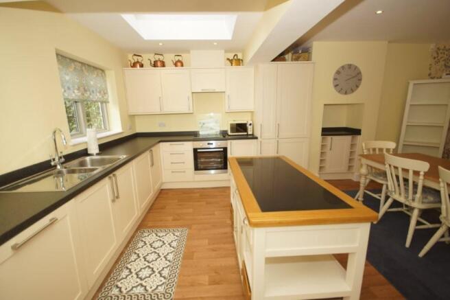 Rose Cottage - Kitchen 2.jpg