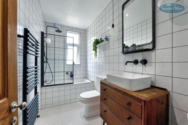 150 lydgate lane - bathroom 718.jpg