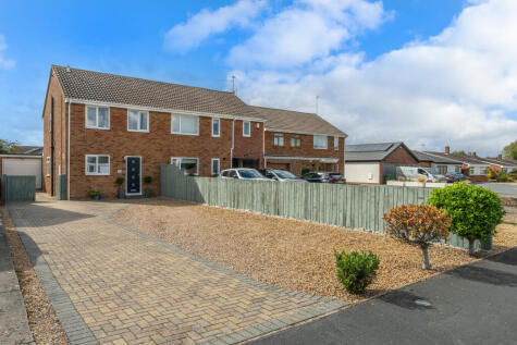 Clare Road, Northborough, PE6