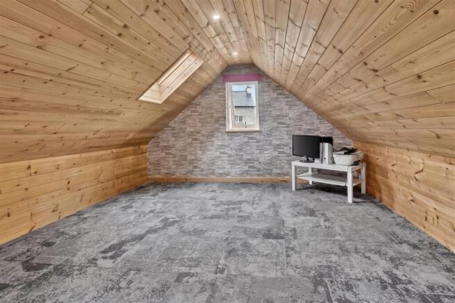 4 bed Detached for sale Image 12