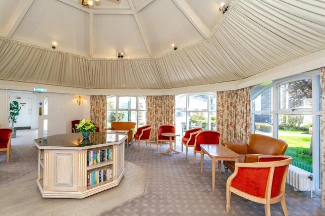 2 bed Retirement Property for sale Image 12