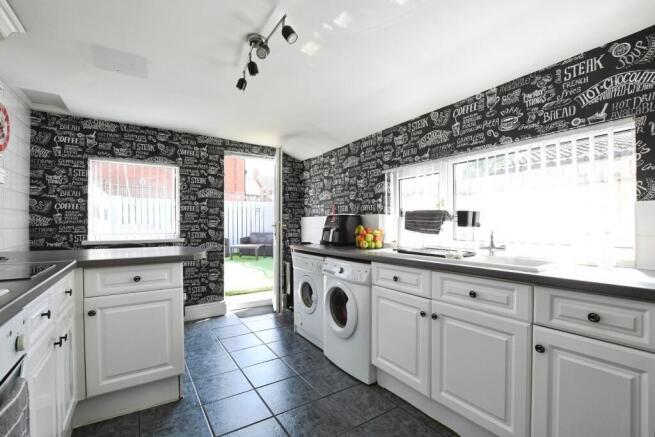 3 bed Terraced for sale Image 10